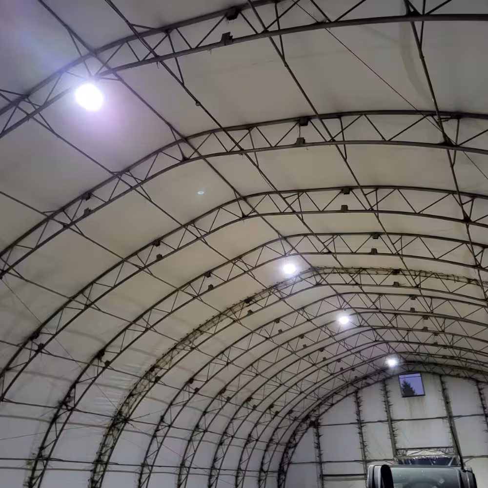 Câblage électrique professionnel pour hangar industriel